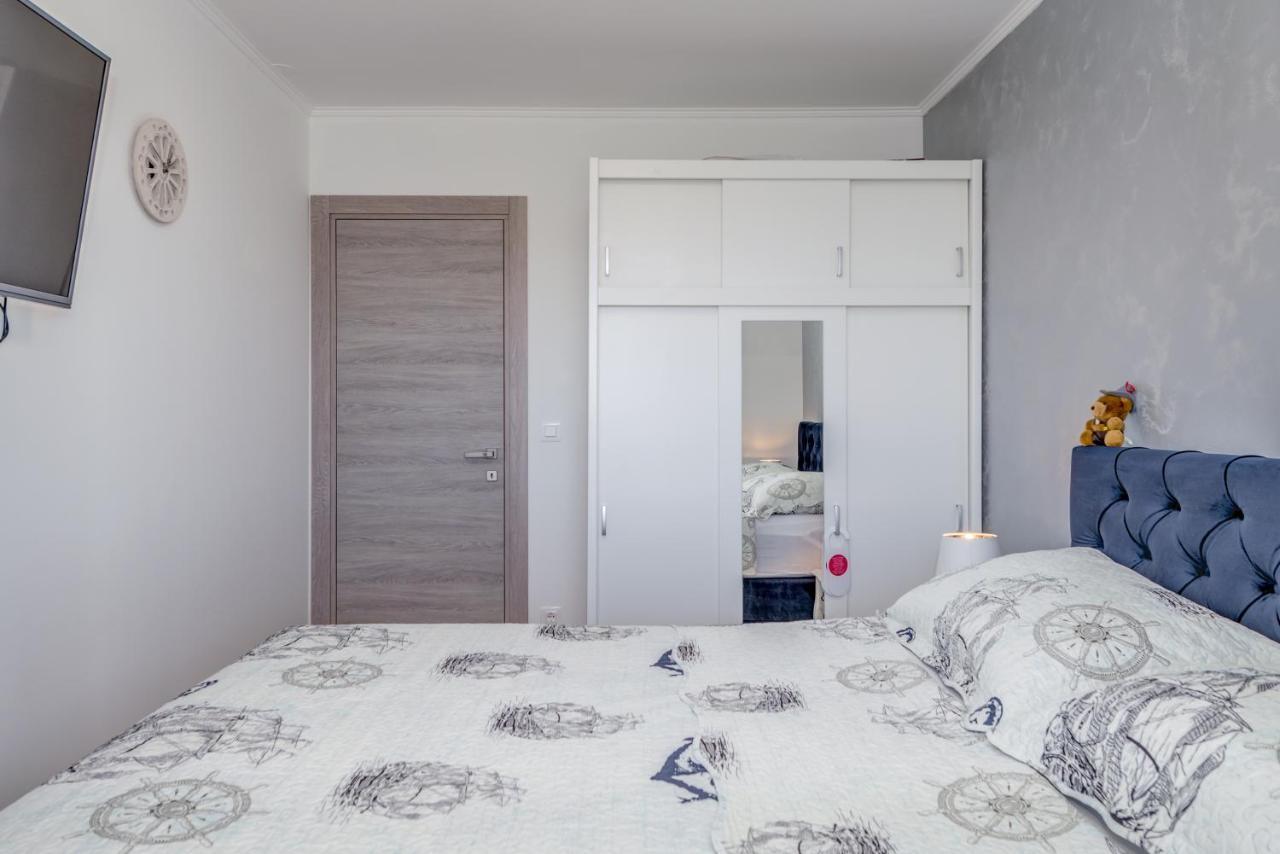 Searenity Apartment Split Luaran gambar