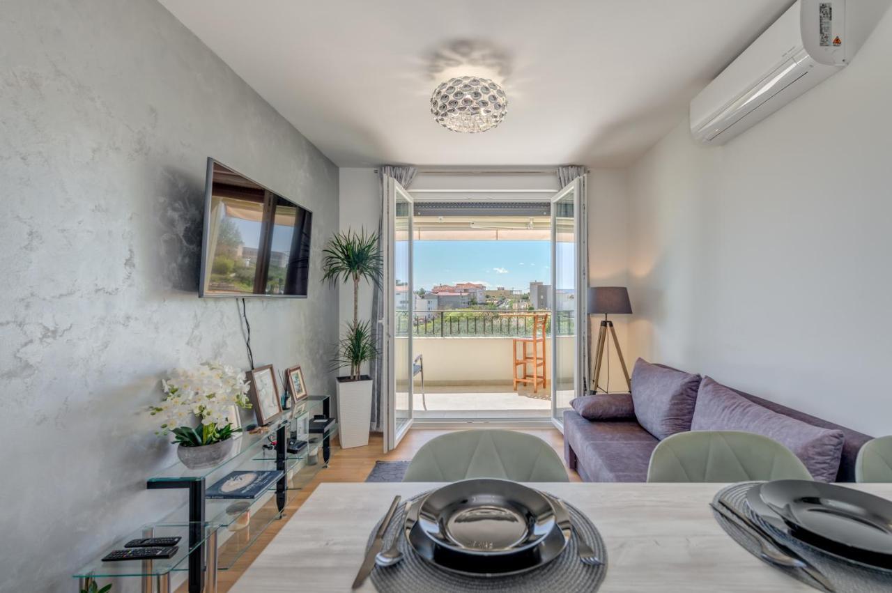 Searenity Apartment Split Luaran gambar