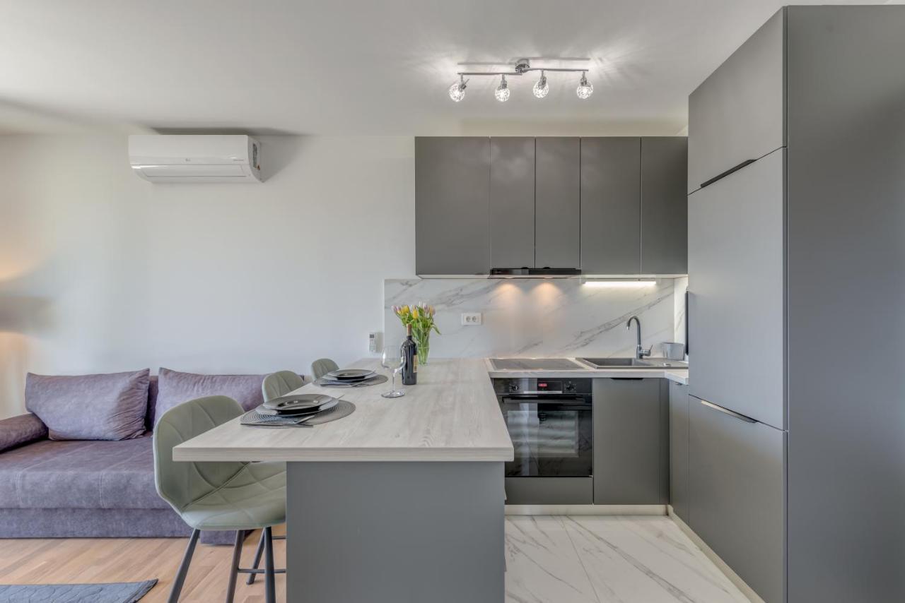 Searenity Apartment Split Luaran gambar