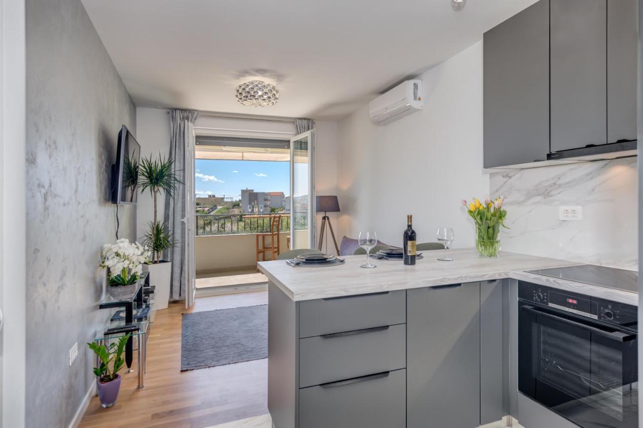 Searenity Apartment Split Luaran gambar