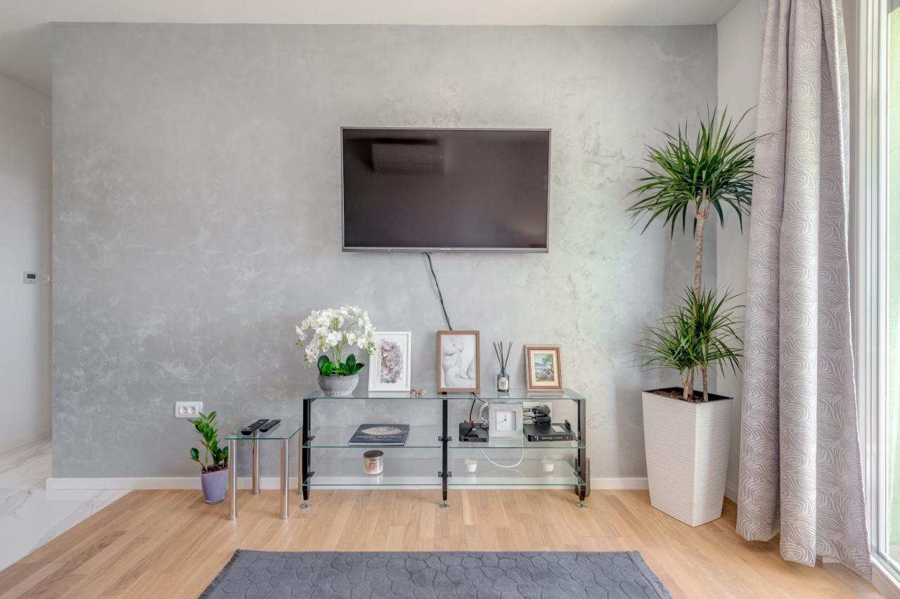 Searenity Apartment Split Luaran gambar