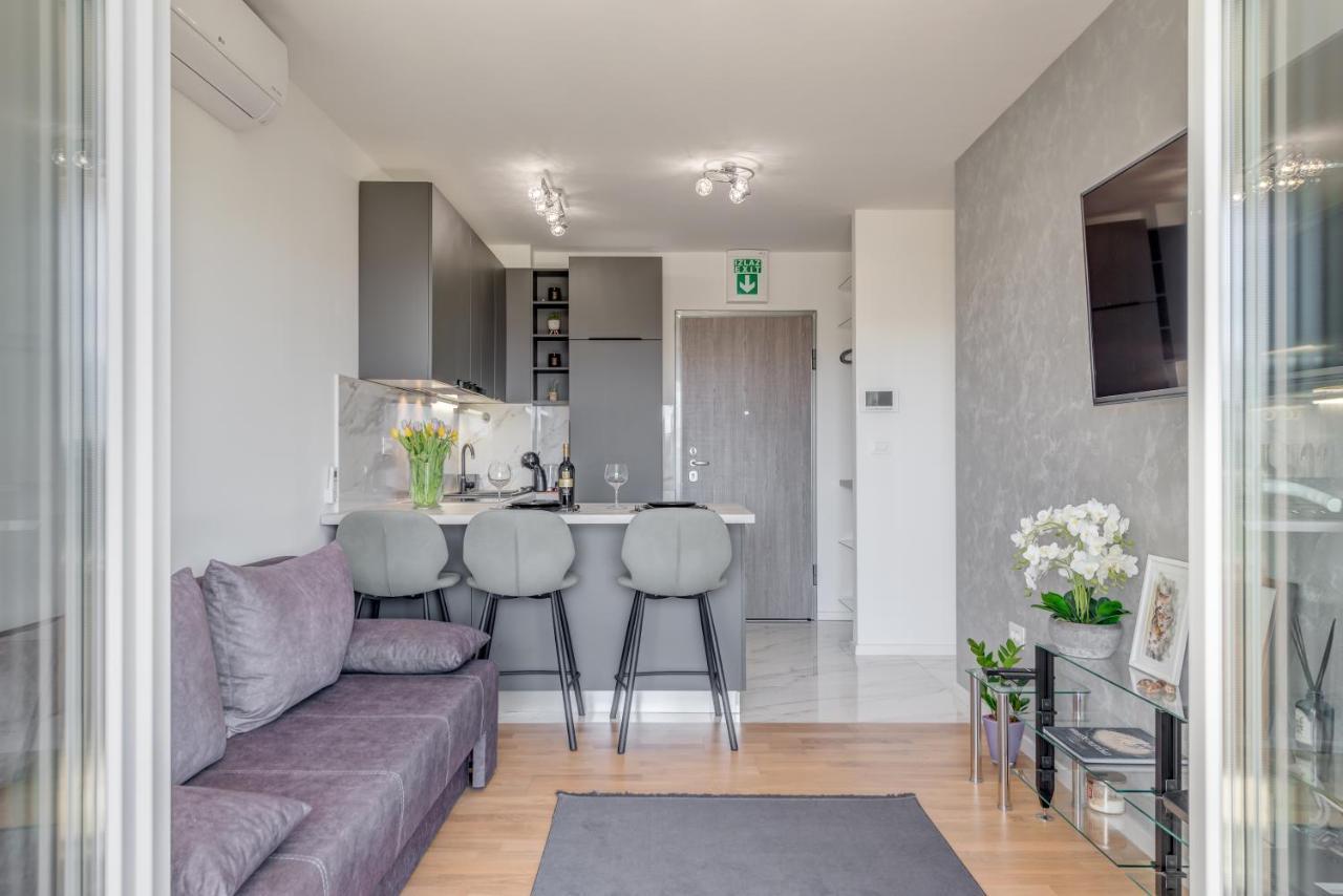 Searenity Apartment Split Luaran gambar
